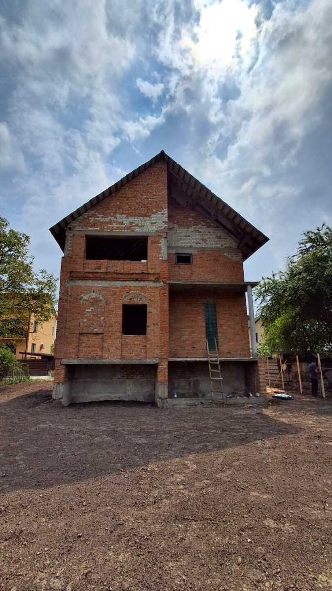 1871535597308225