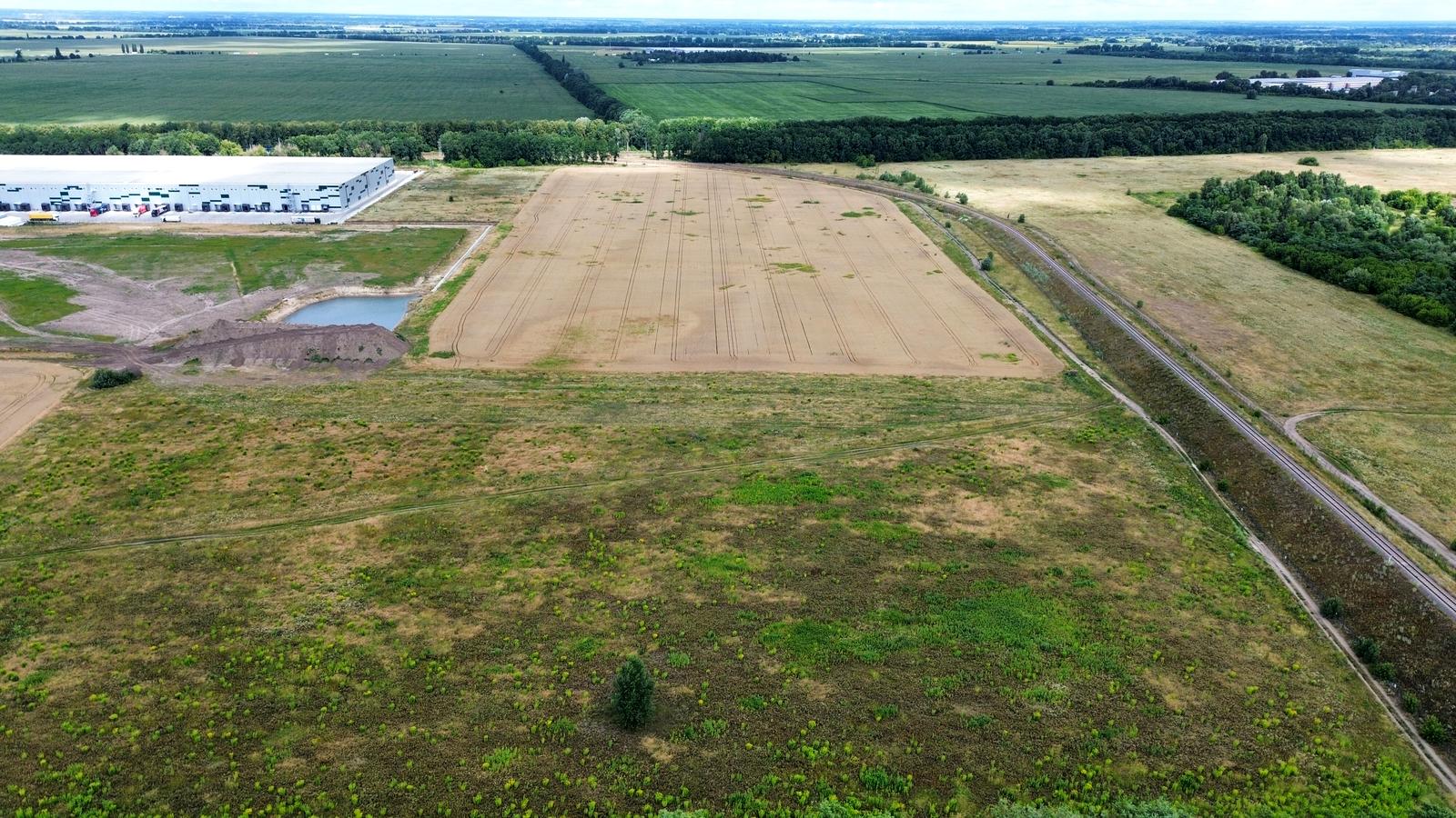 1871570036660367