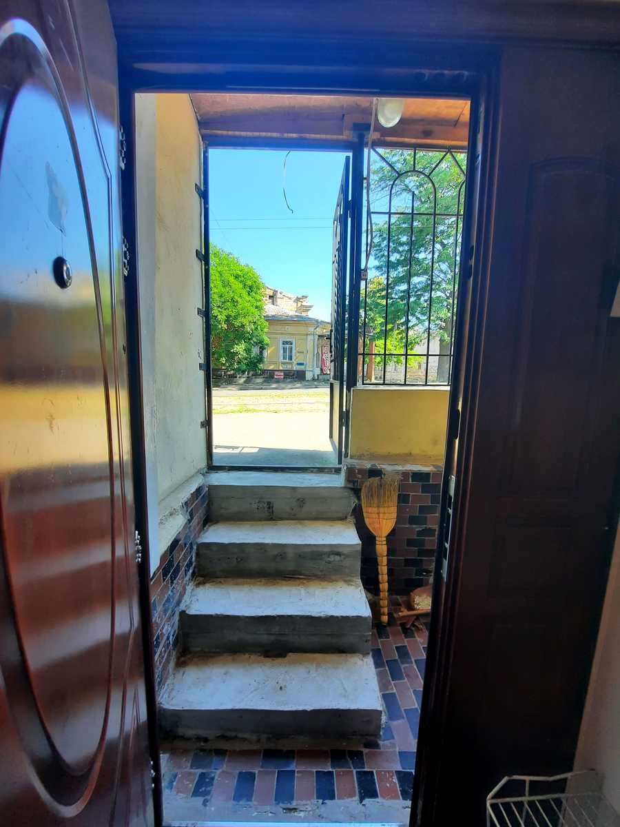 1871582596790569