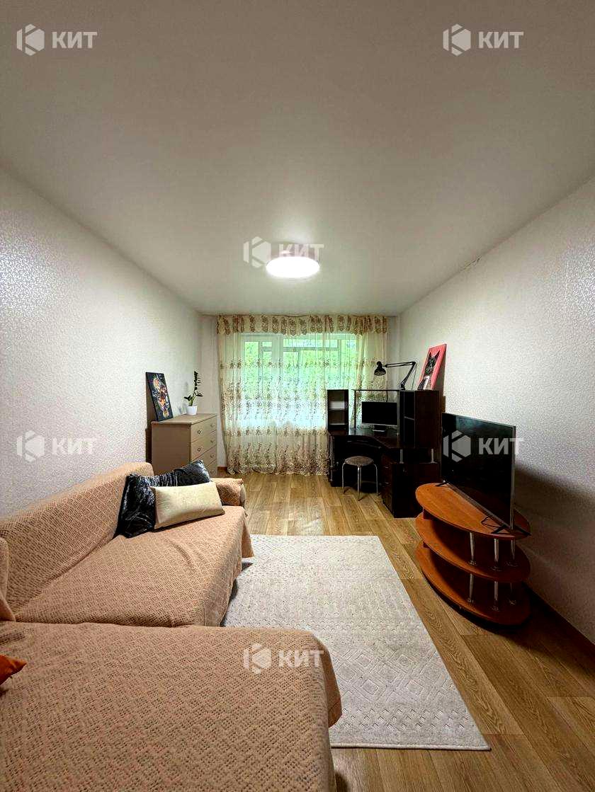 1871585921098782