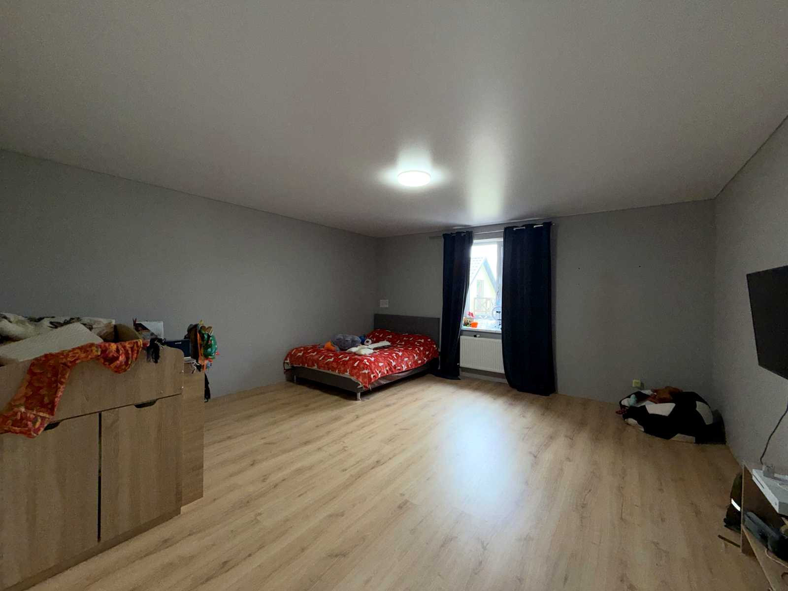 1871589595293751