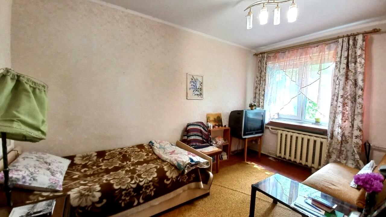 1871601087145616