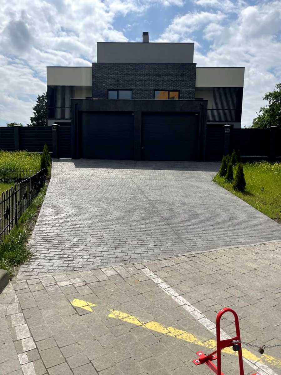 1871606072784574