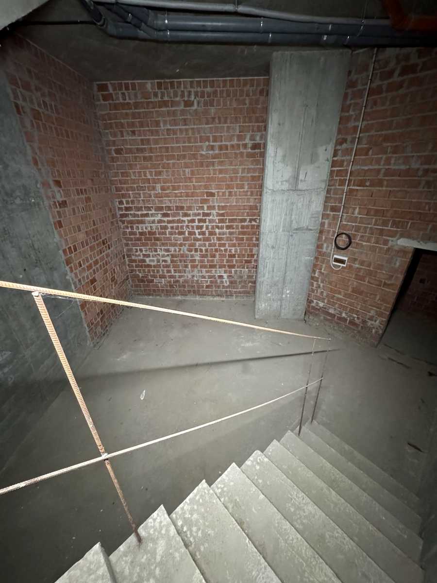 1871608716959167