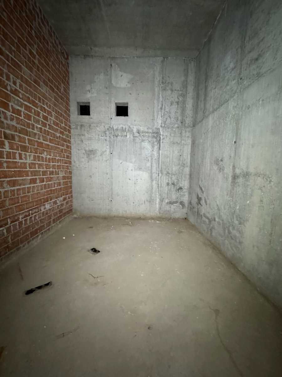 1871608717404254