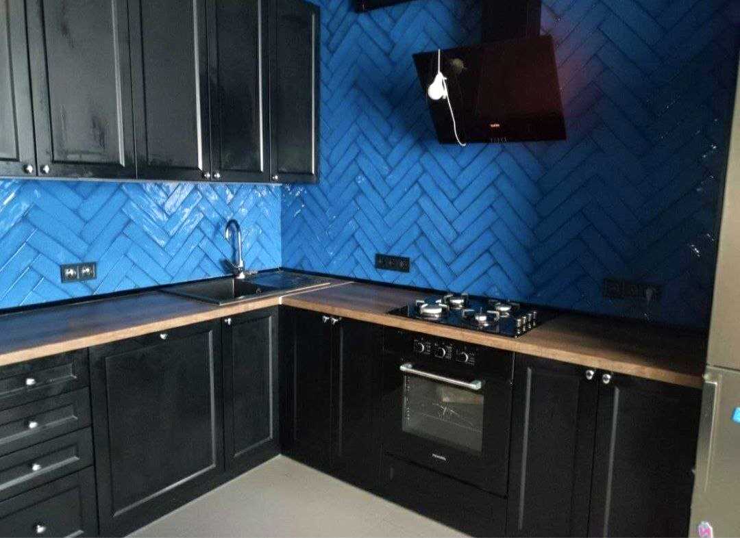 1871623763157815
