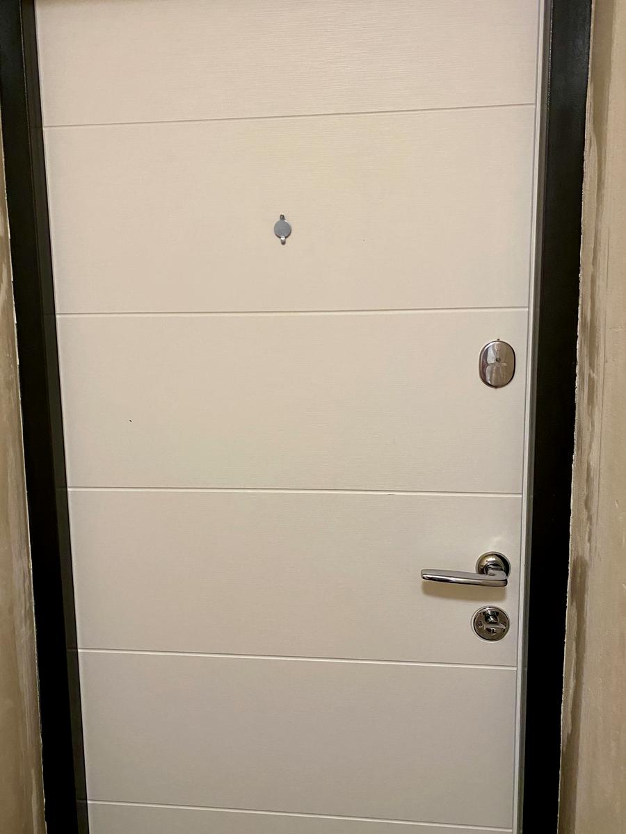 1871681745005404