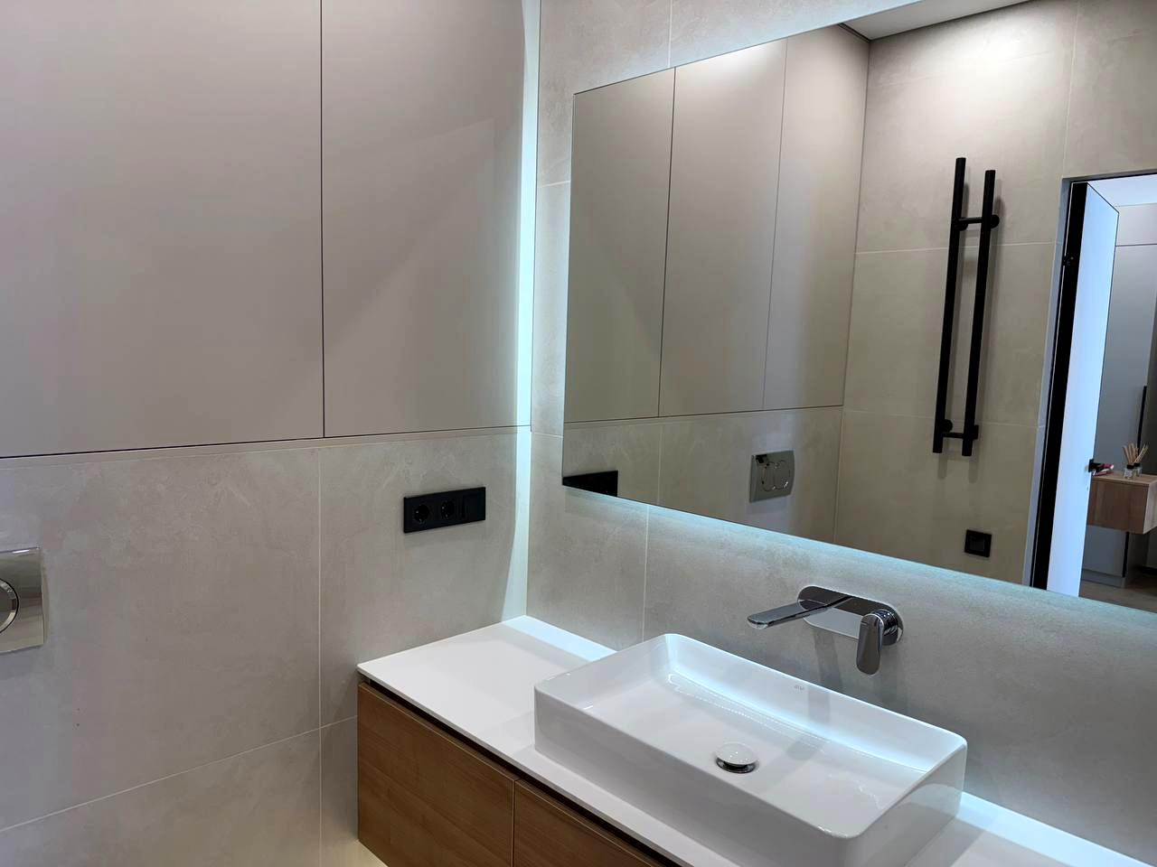 1871682521724110