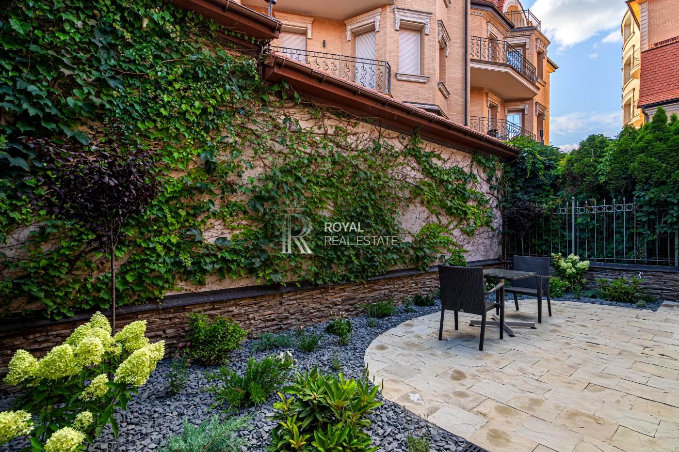1871683686470674