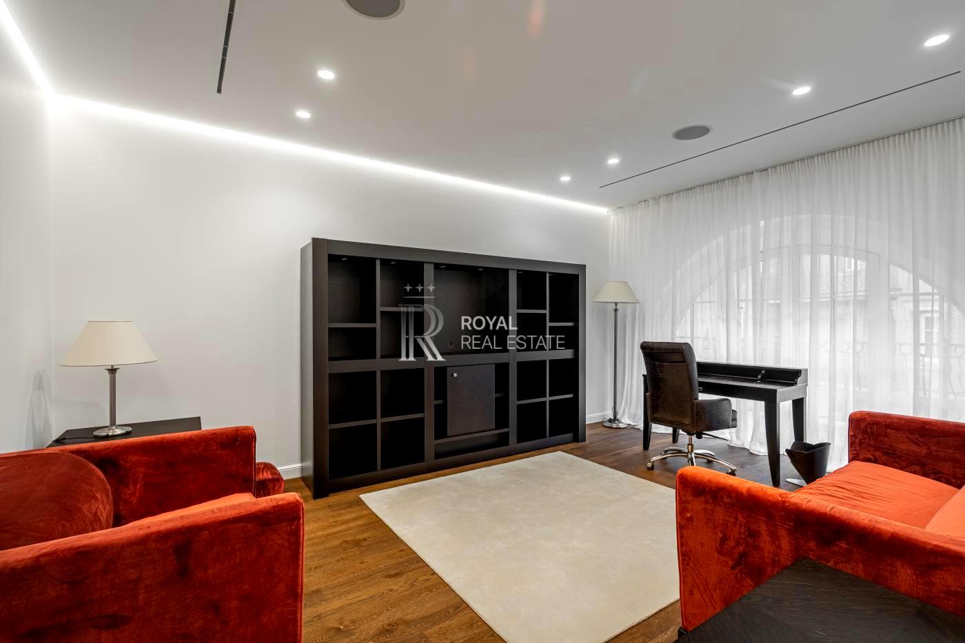 1871683687870932