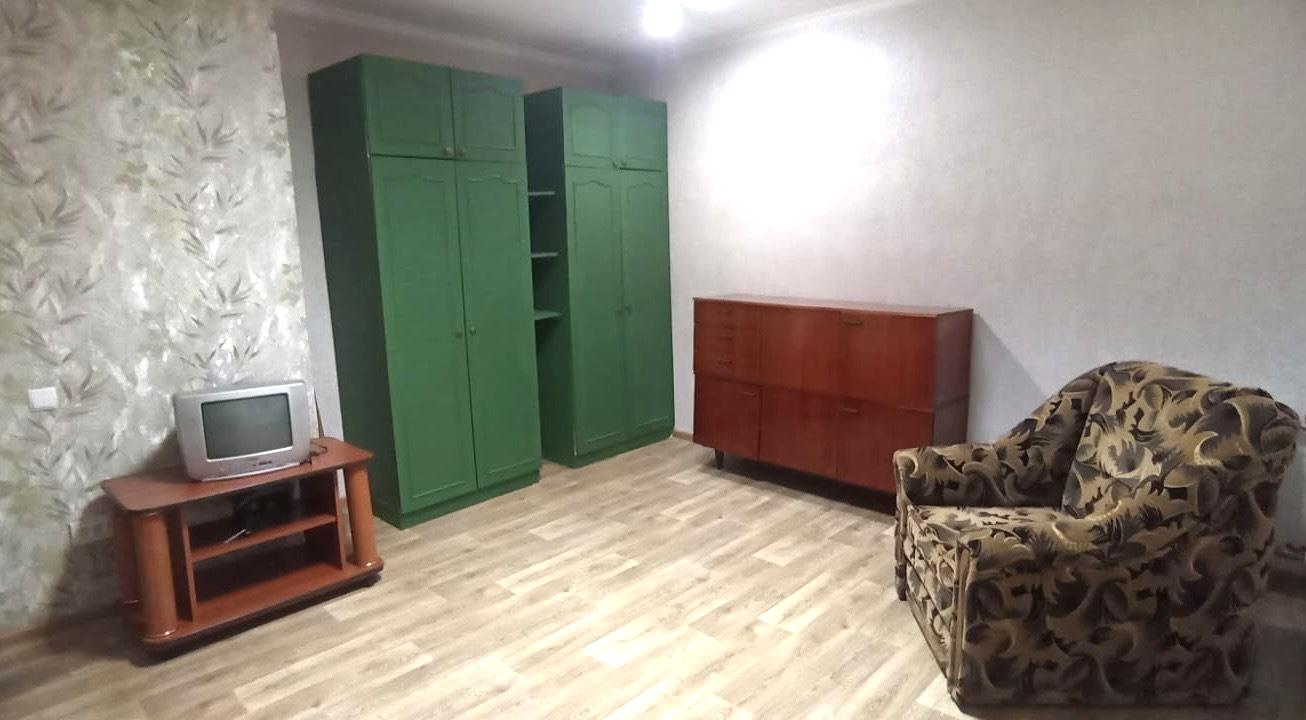 1871683695949432