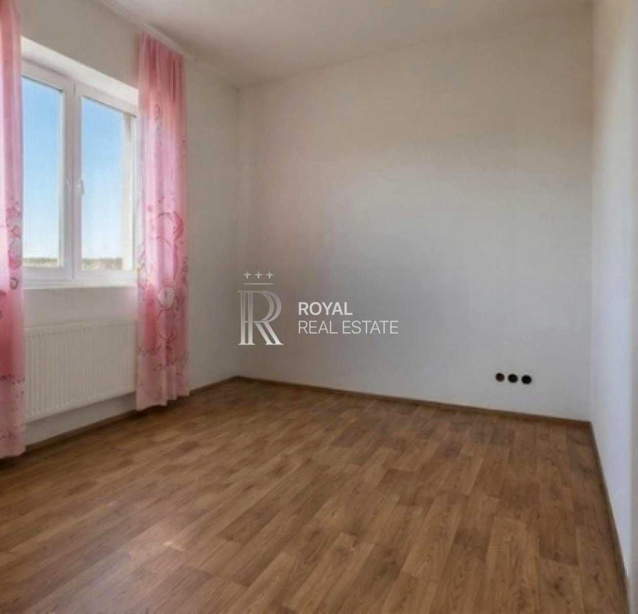 1871686630968509