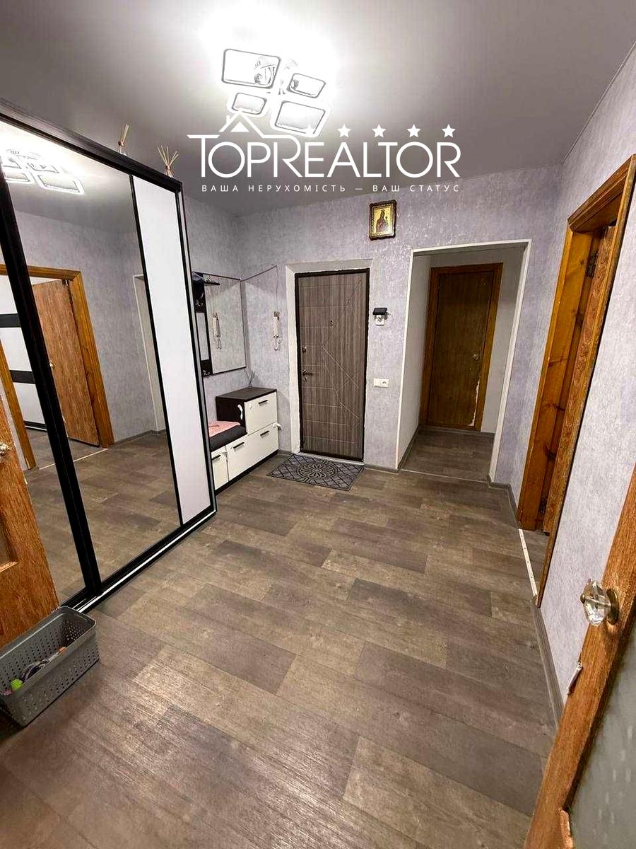 1871687594204878