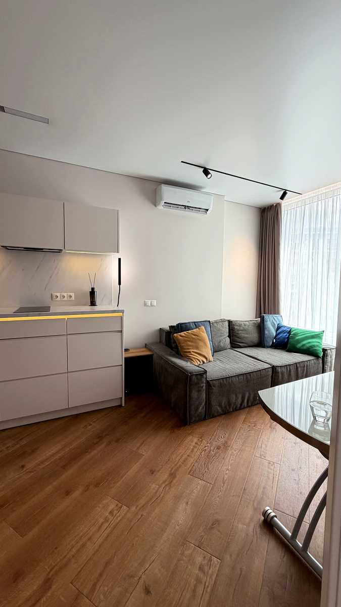 1871695049221298