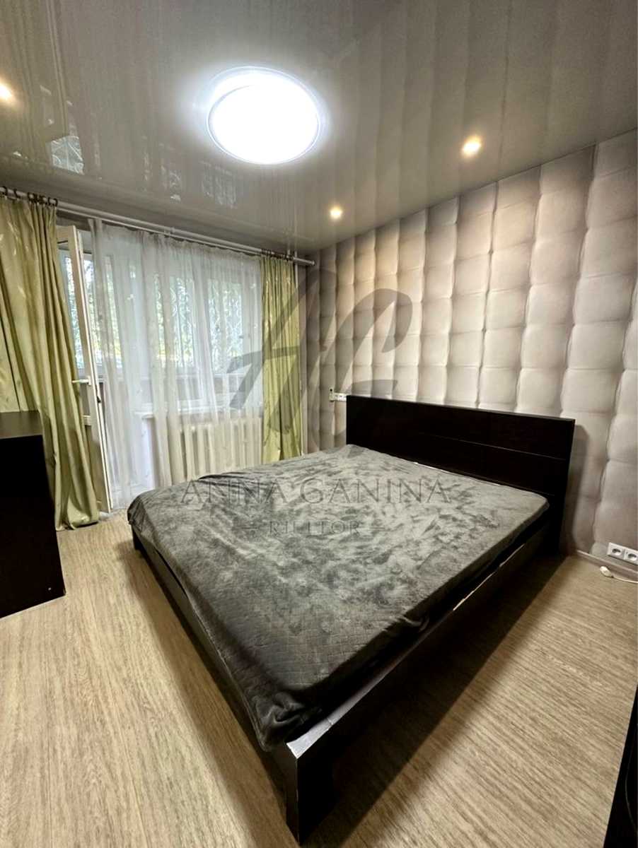 1871699346977676