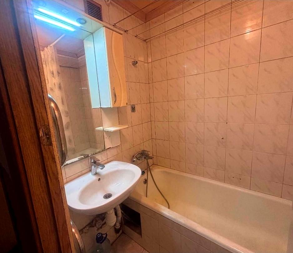 1871782260531237