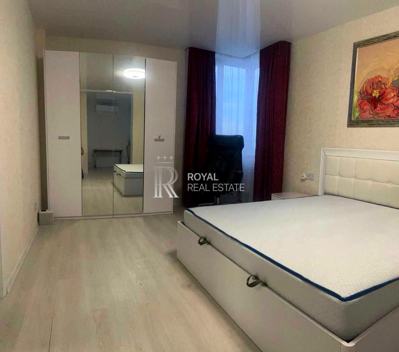 1871853318651553