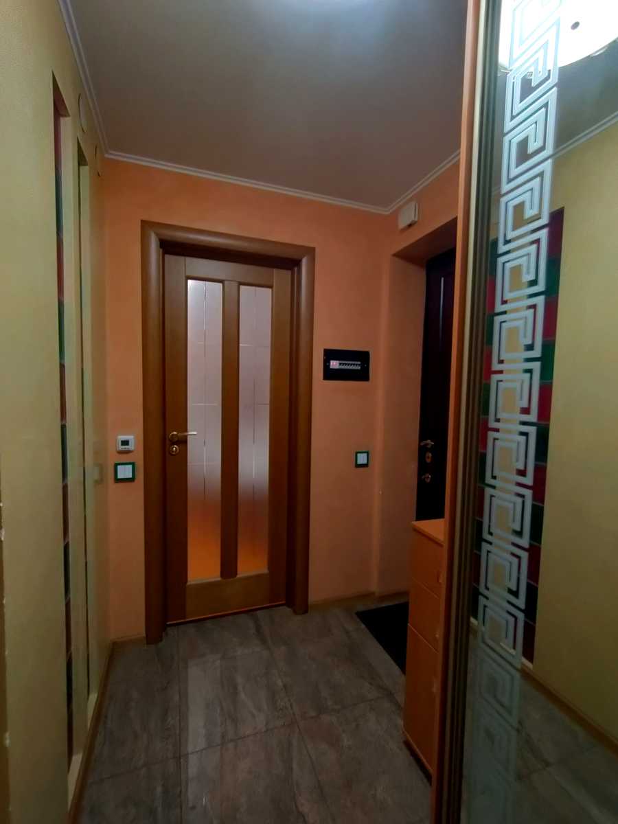 1871854327597419