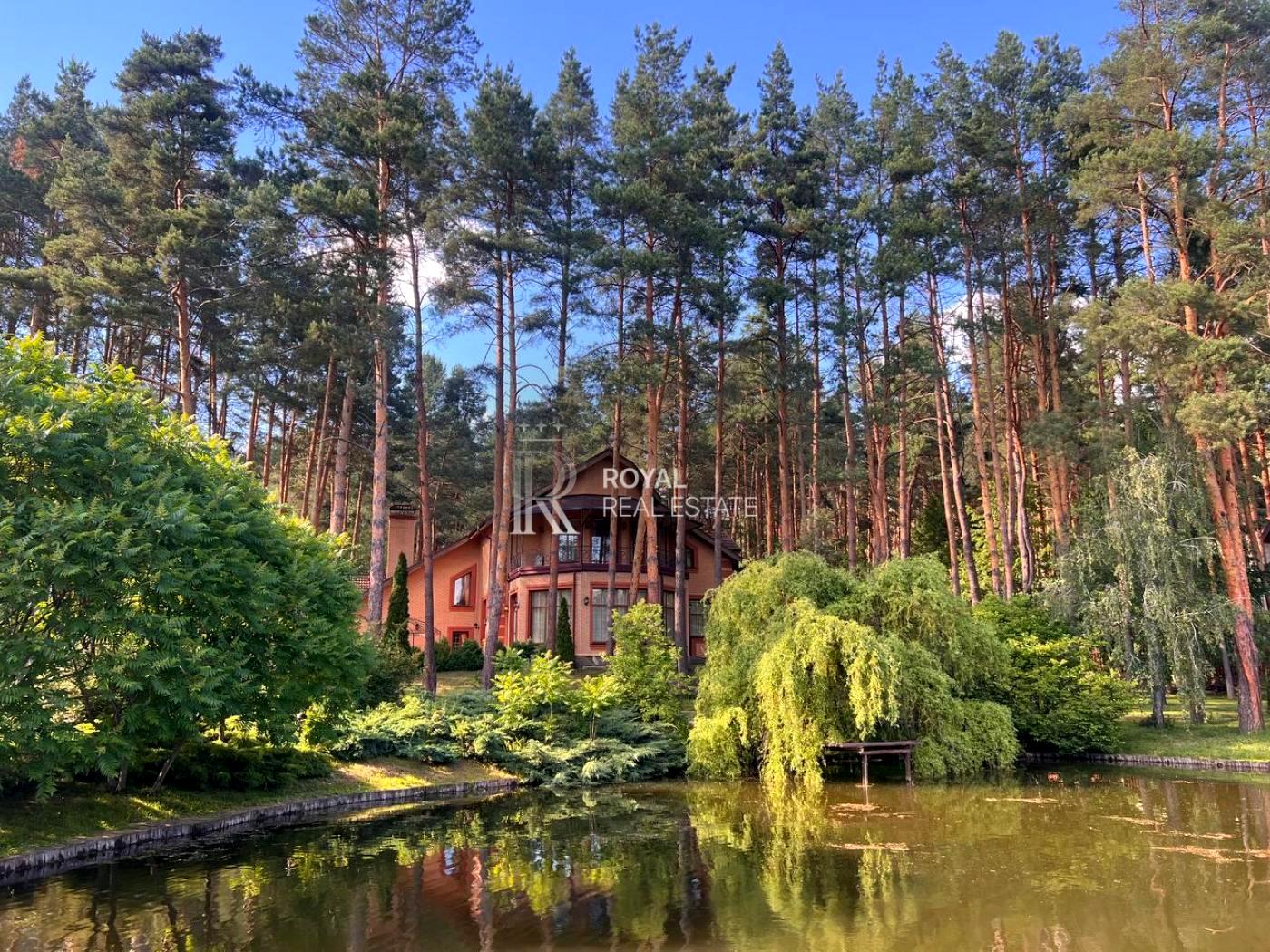 1871856145909057