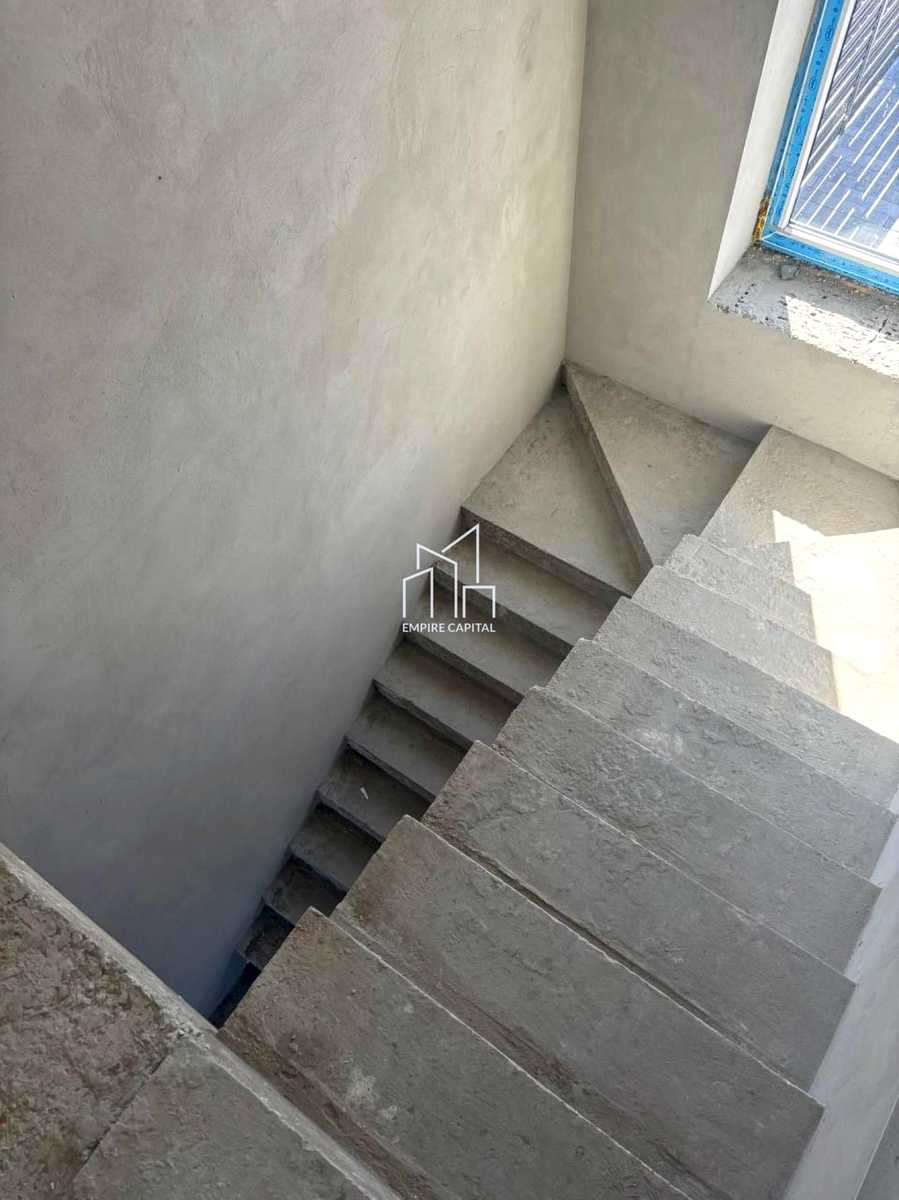 1871856639005712