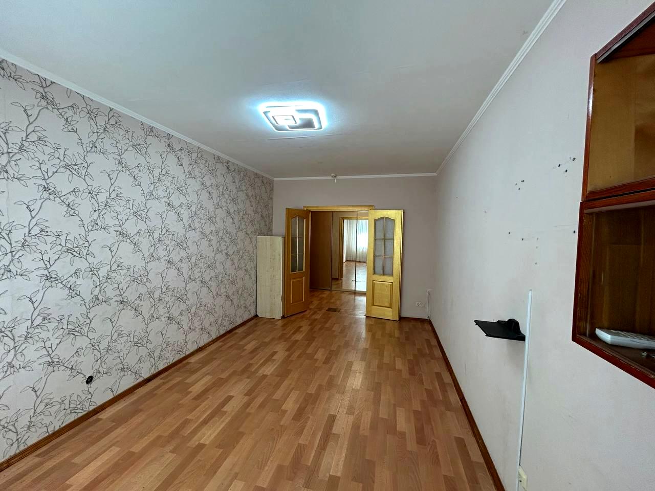 1871856838100515
