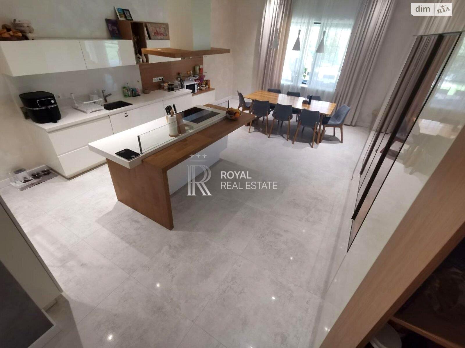 1871857540832747
