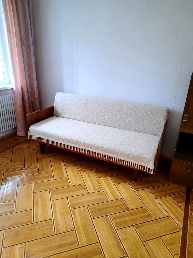 1871863200616609