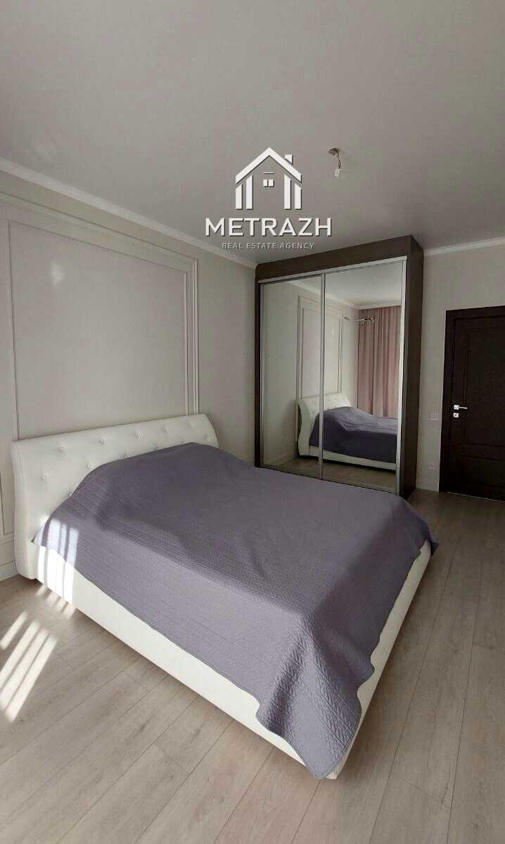 1871865631384105
