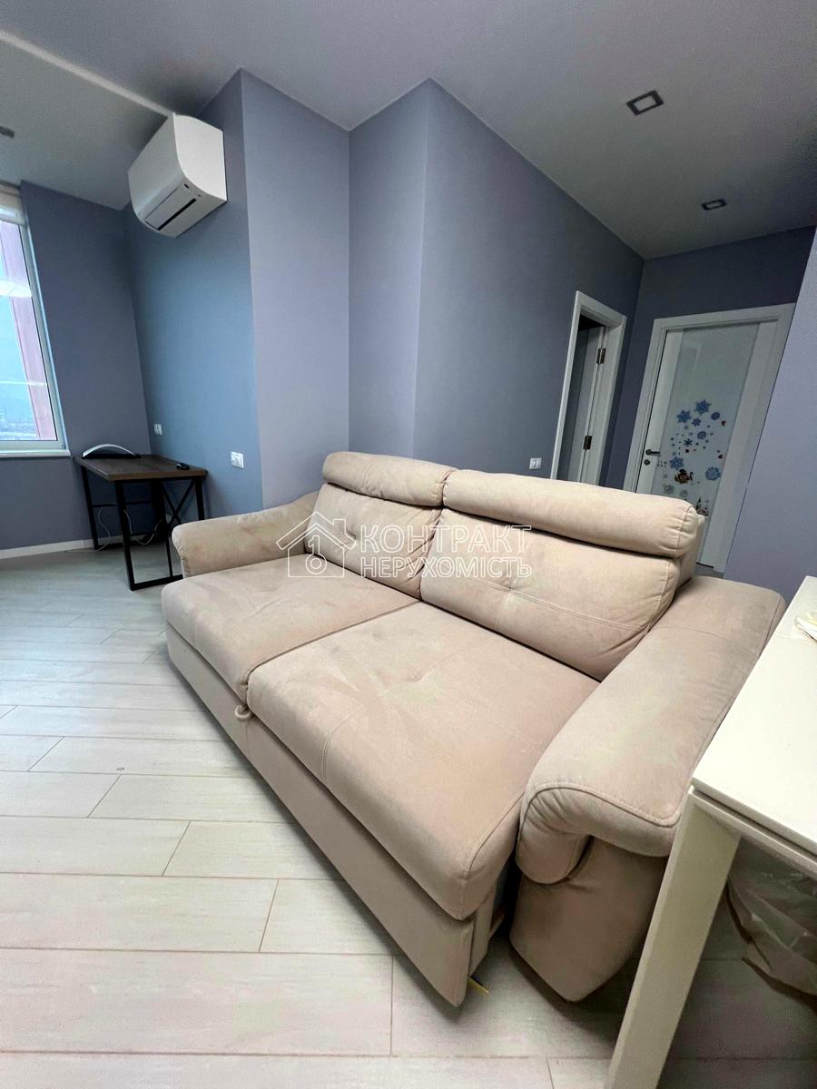 1871868295533446