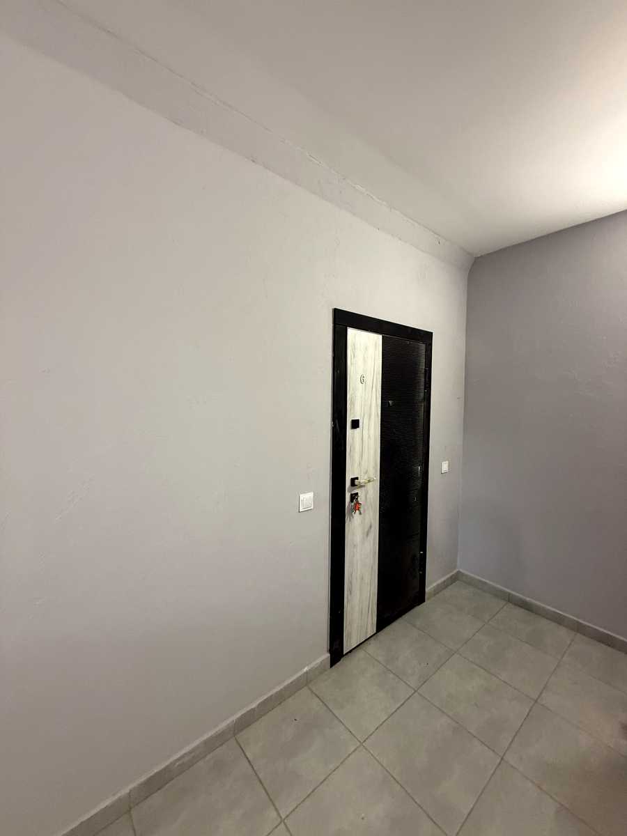 1871874378075357