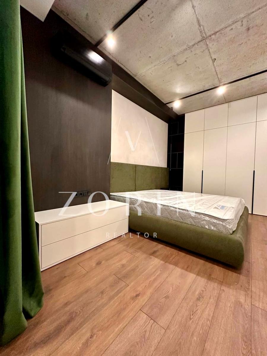 1871874460776909