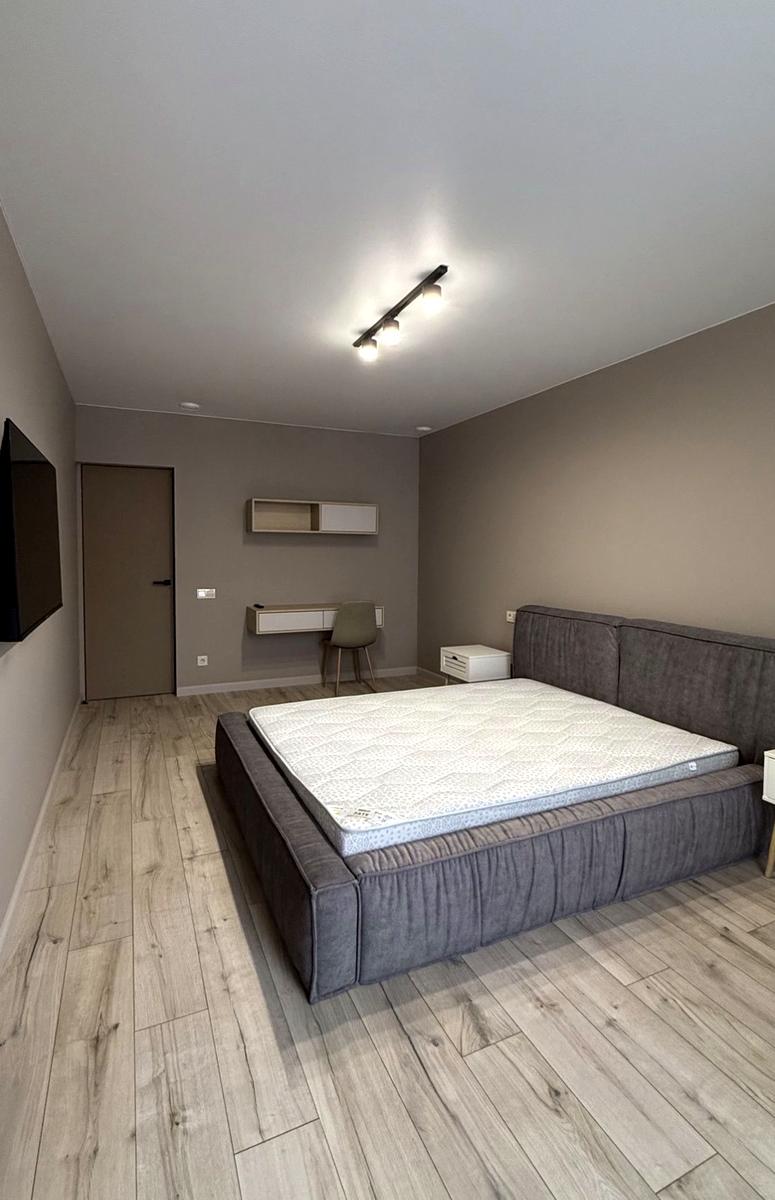 1871879551405330