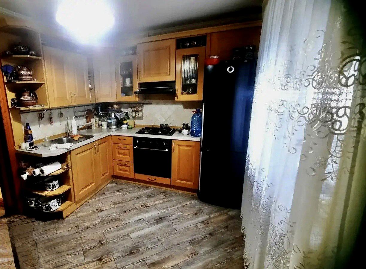 1871880929254440