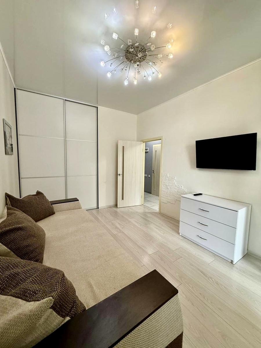 1871881308780556