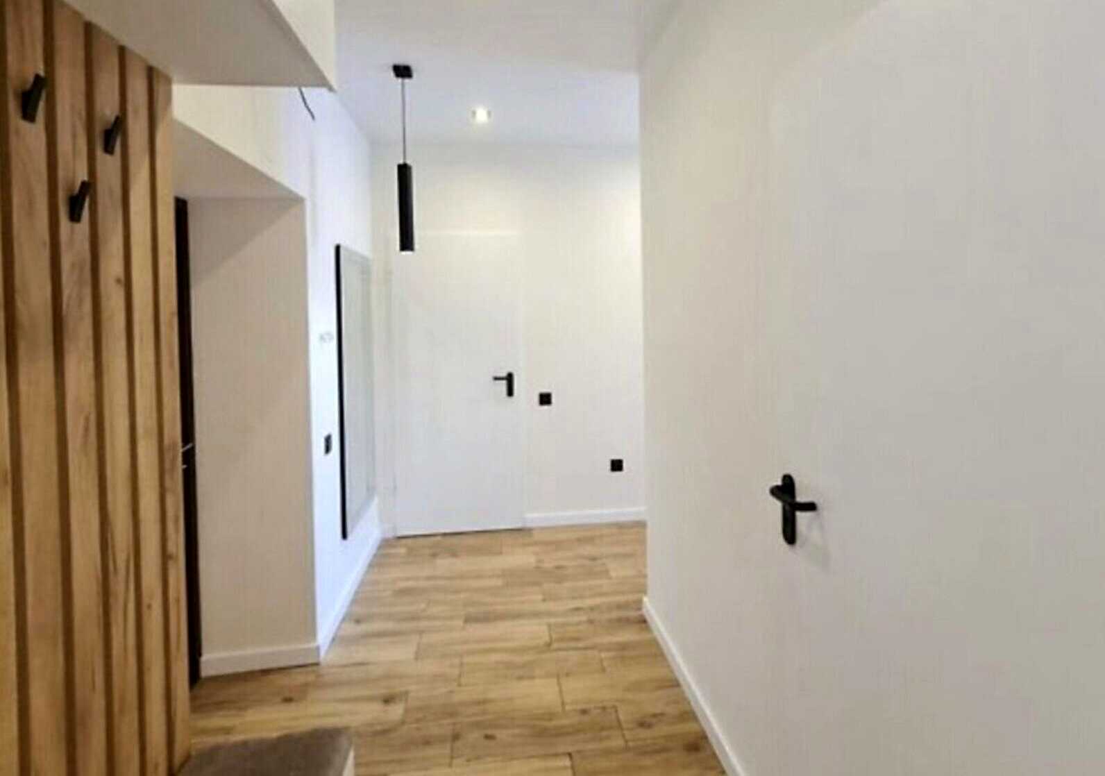 1871886626735776