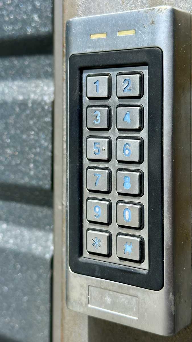 1871897675437619