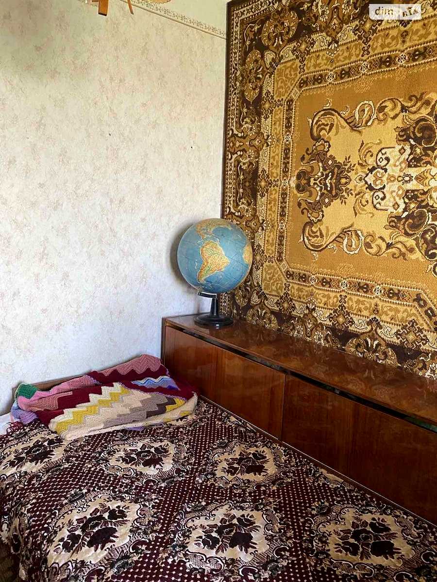 1871945844409605