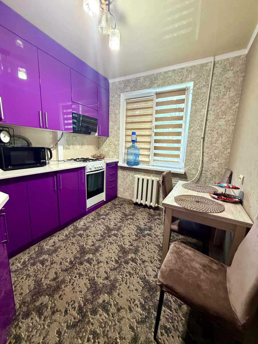 1871946921833512
