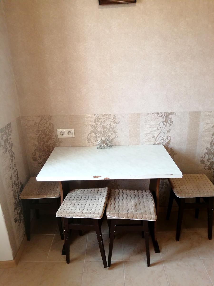 1871951375998588