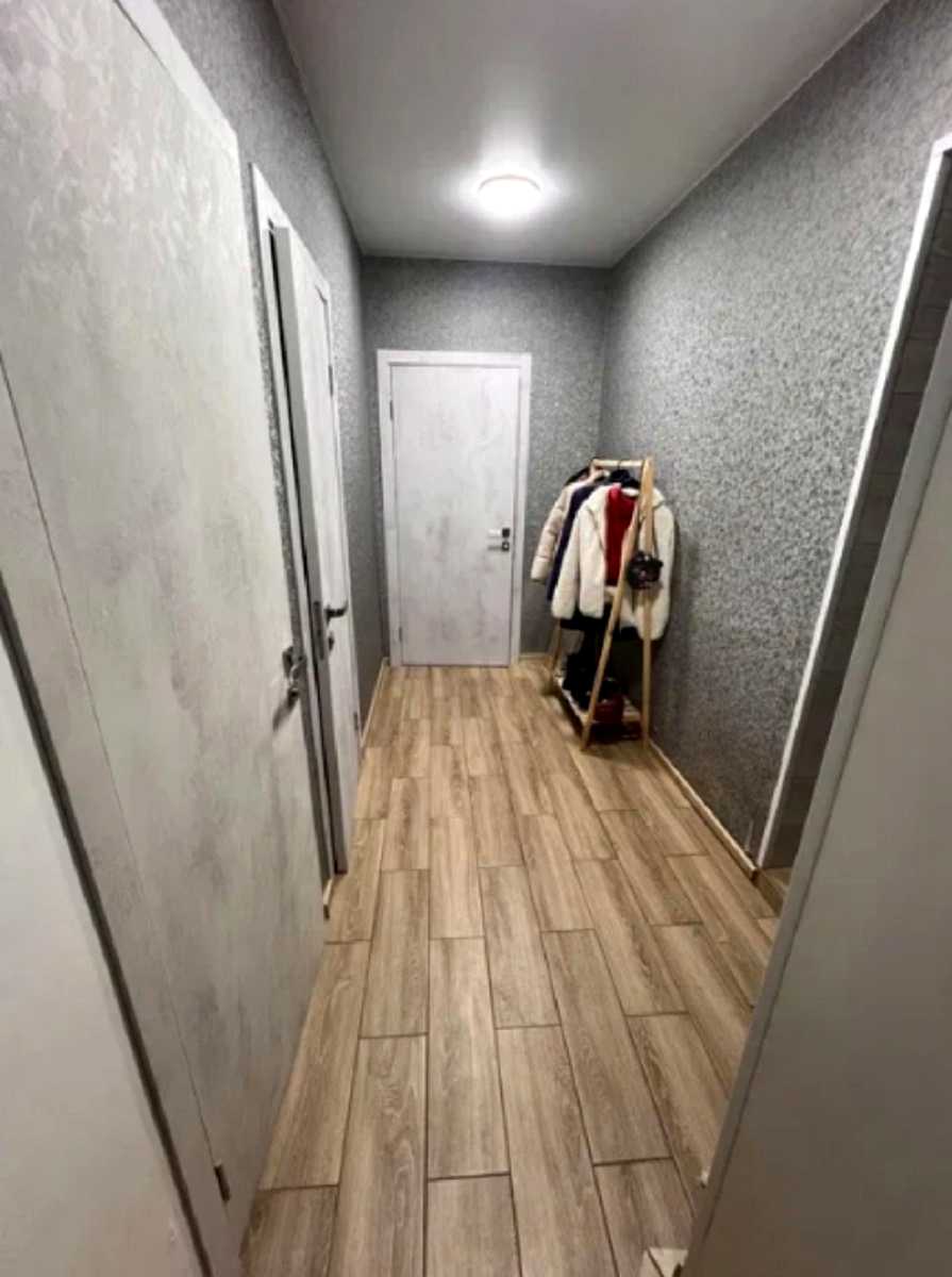 1871951886911940