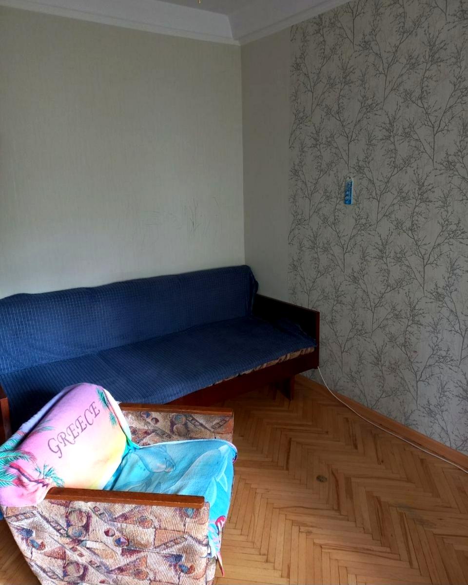 1871952513787285