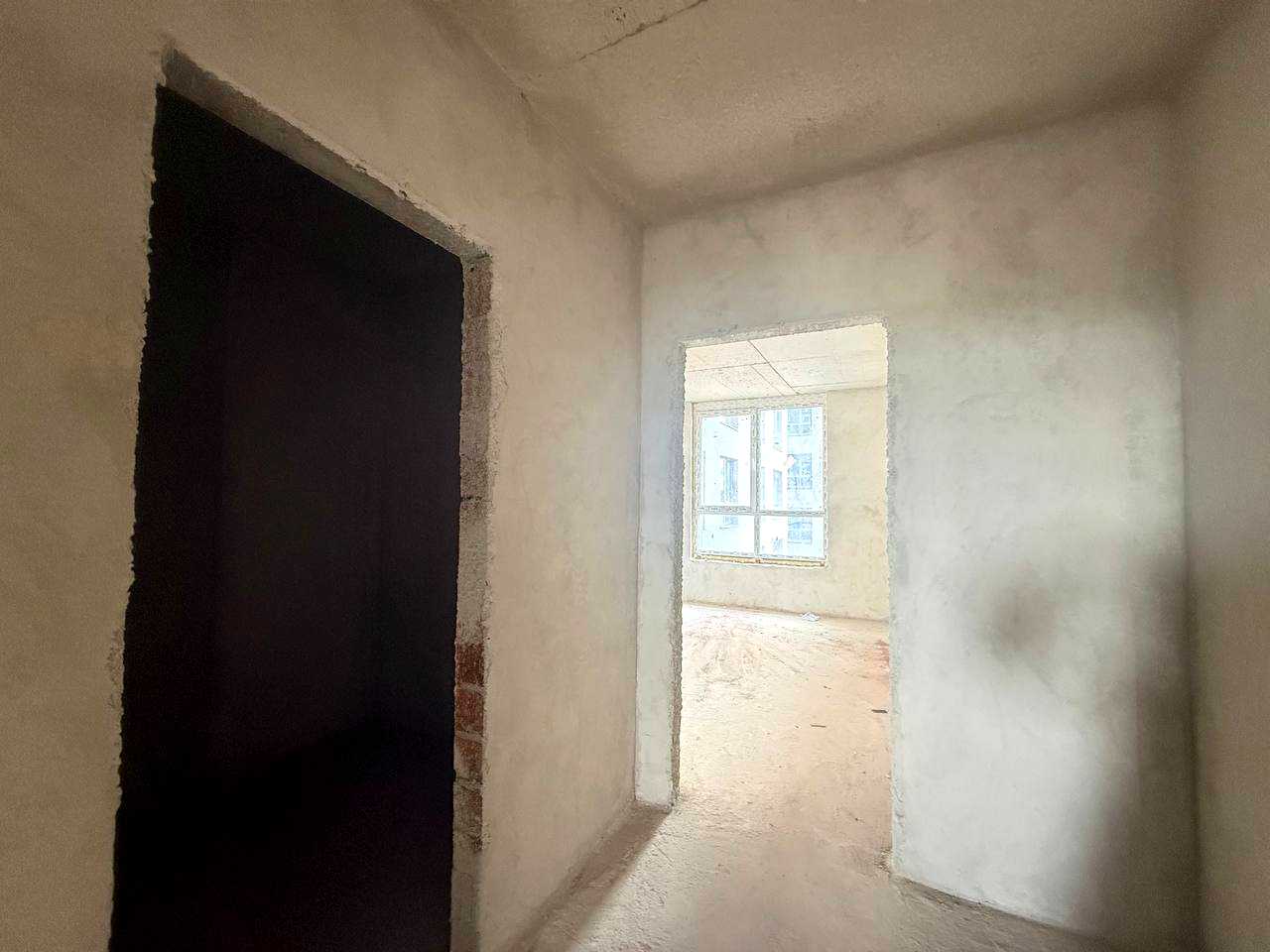 1871954678903617