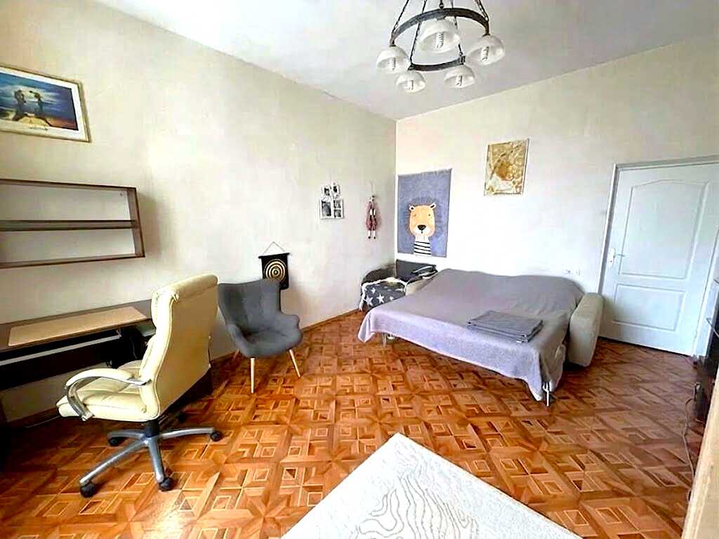 1871960362740056