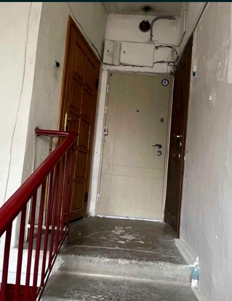 1871961768372376