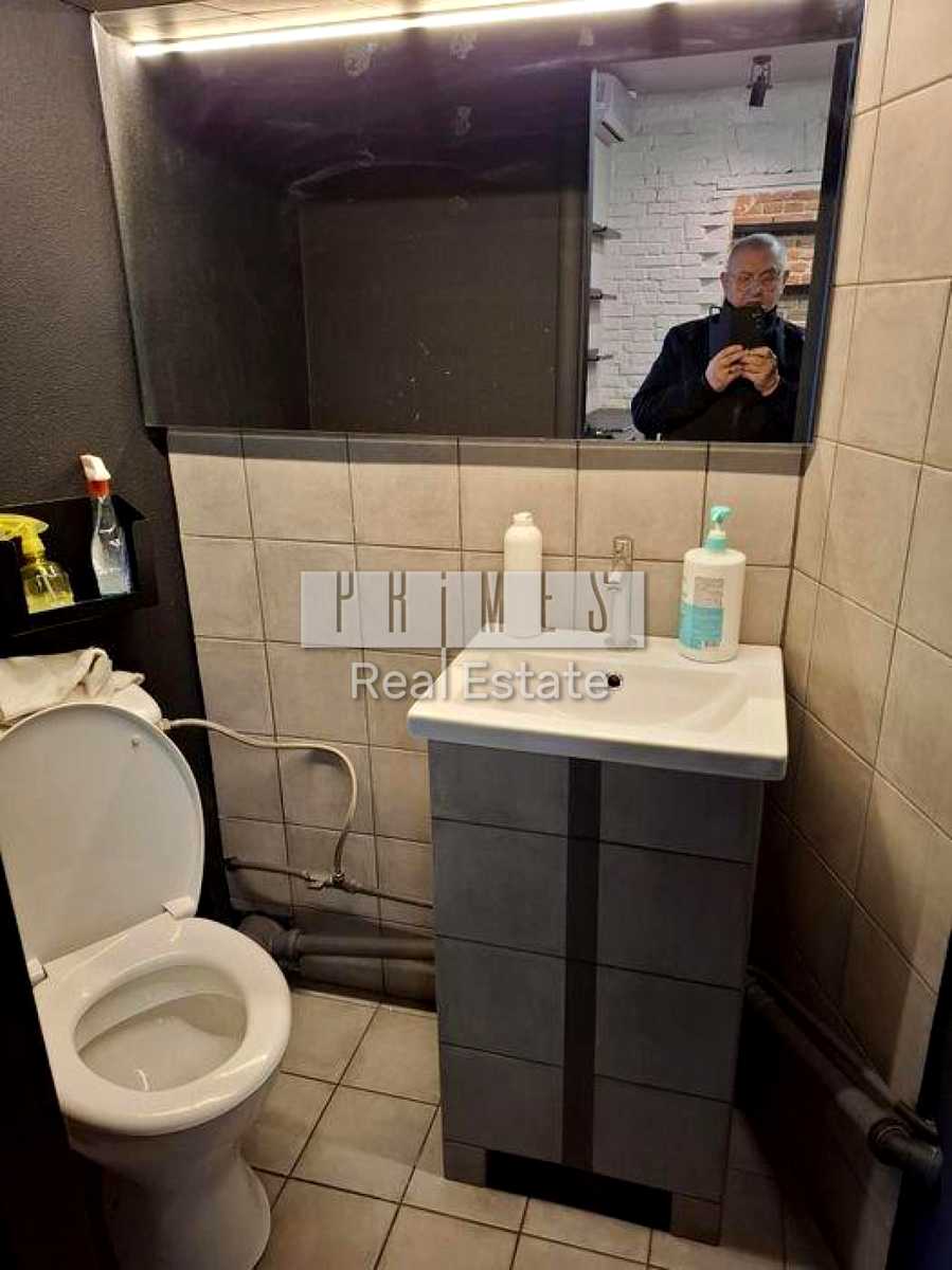 1871962263859144