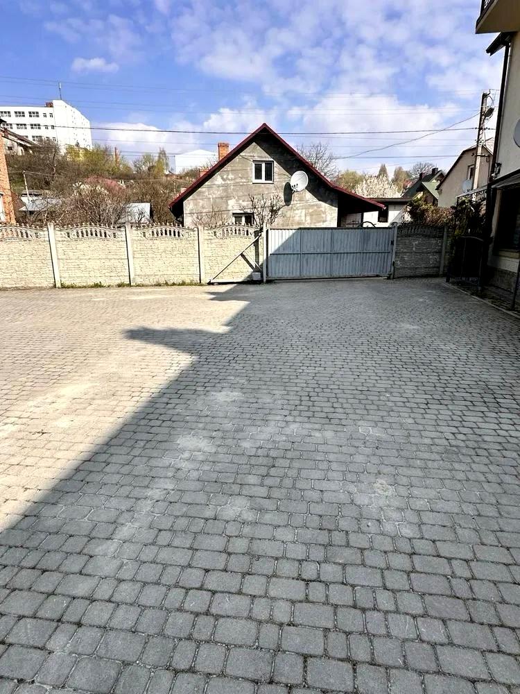 1871967119536021