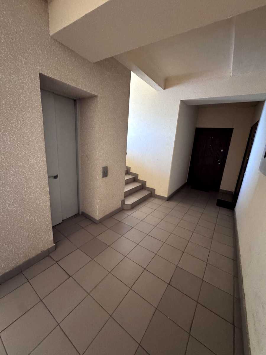 1871968112876296