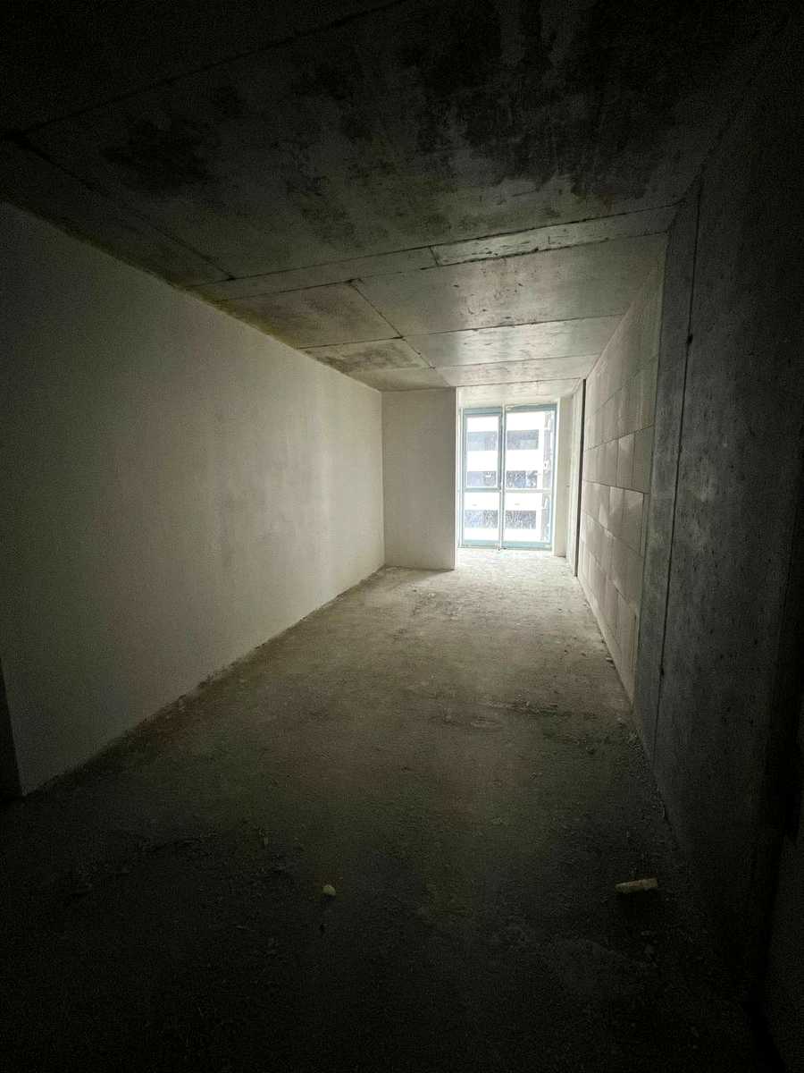 1871976357911557