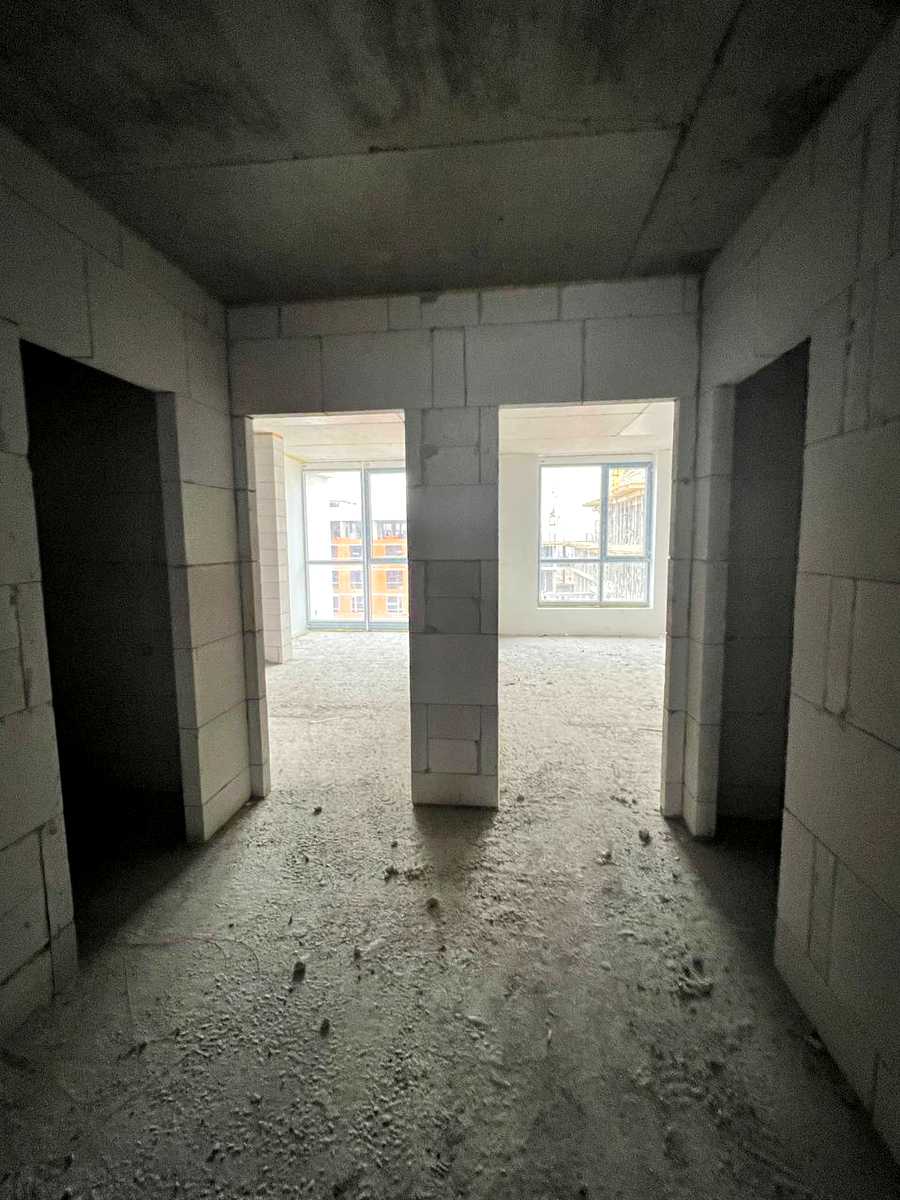 1871976358412383