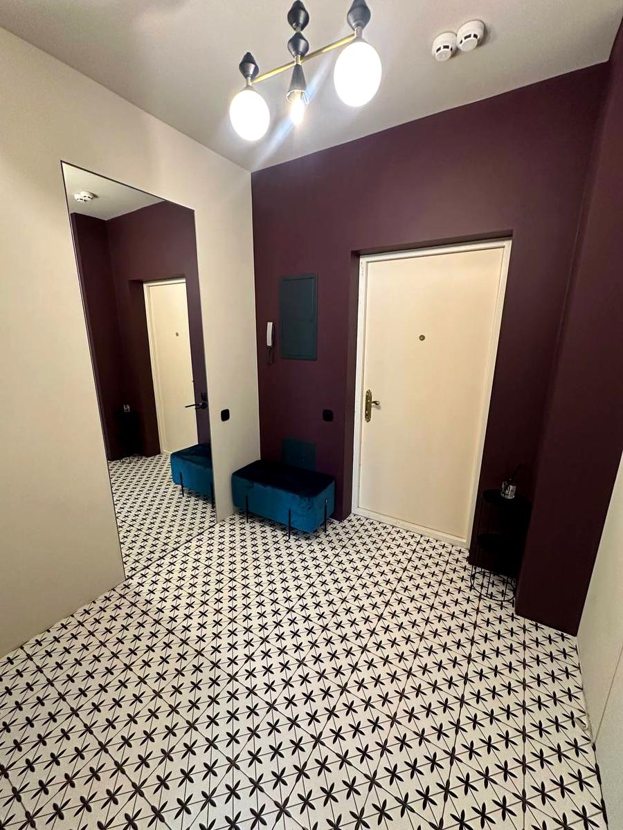 1871981826543080